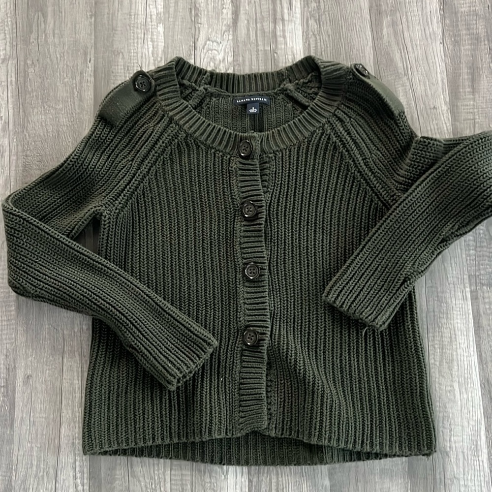 Olive green banana republic sweater.  Size small.  Worn just a few times